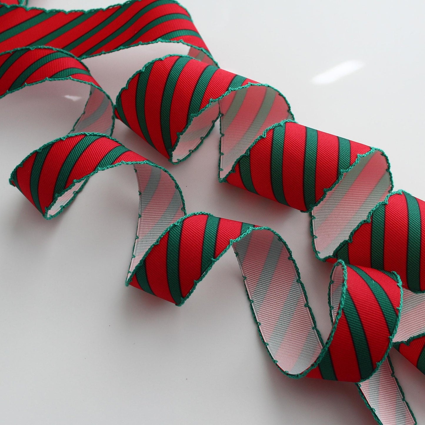 Christmas Diagonal Stripe Scalloped Edge Ribbon  1.1"/ 1.57in x 2Yards