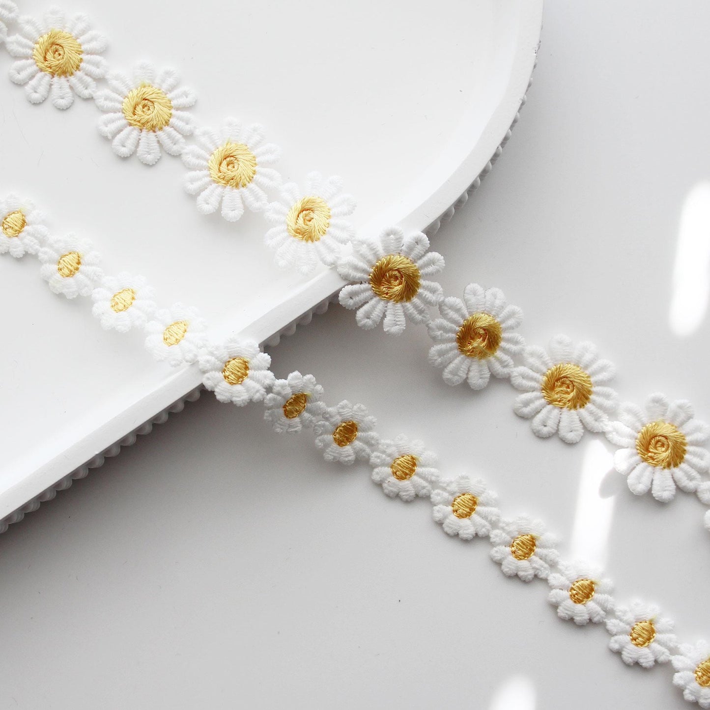 Daisy Embroidered Lace Trim 5Yards