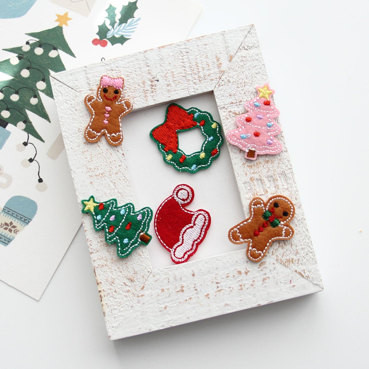 Christmas Embroidered Felt Patches, Appliques for Hair Clips, Scrapbooking, DIY Crafts 4pcs