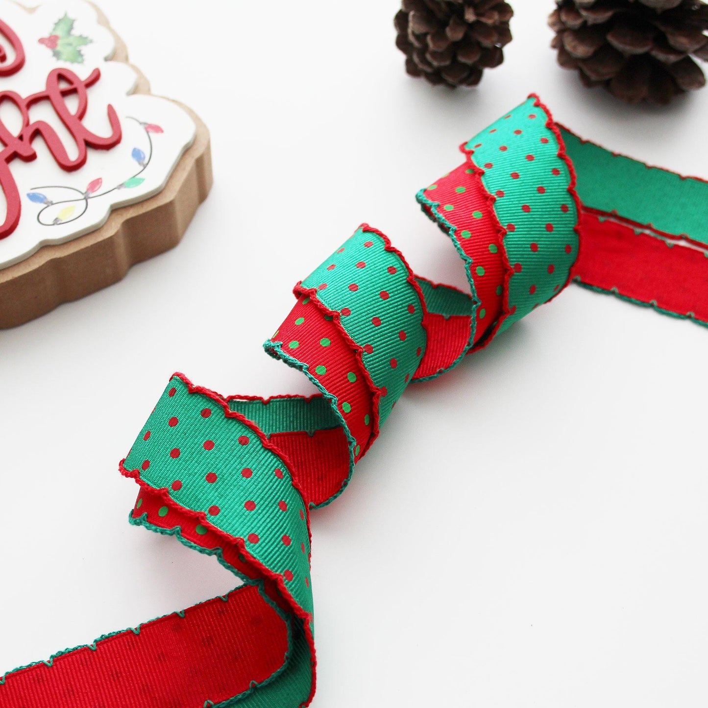 Christmas Polka Dot Scalloped Edge Ribbon  1.1"/ 1.57in x 2Yards