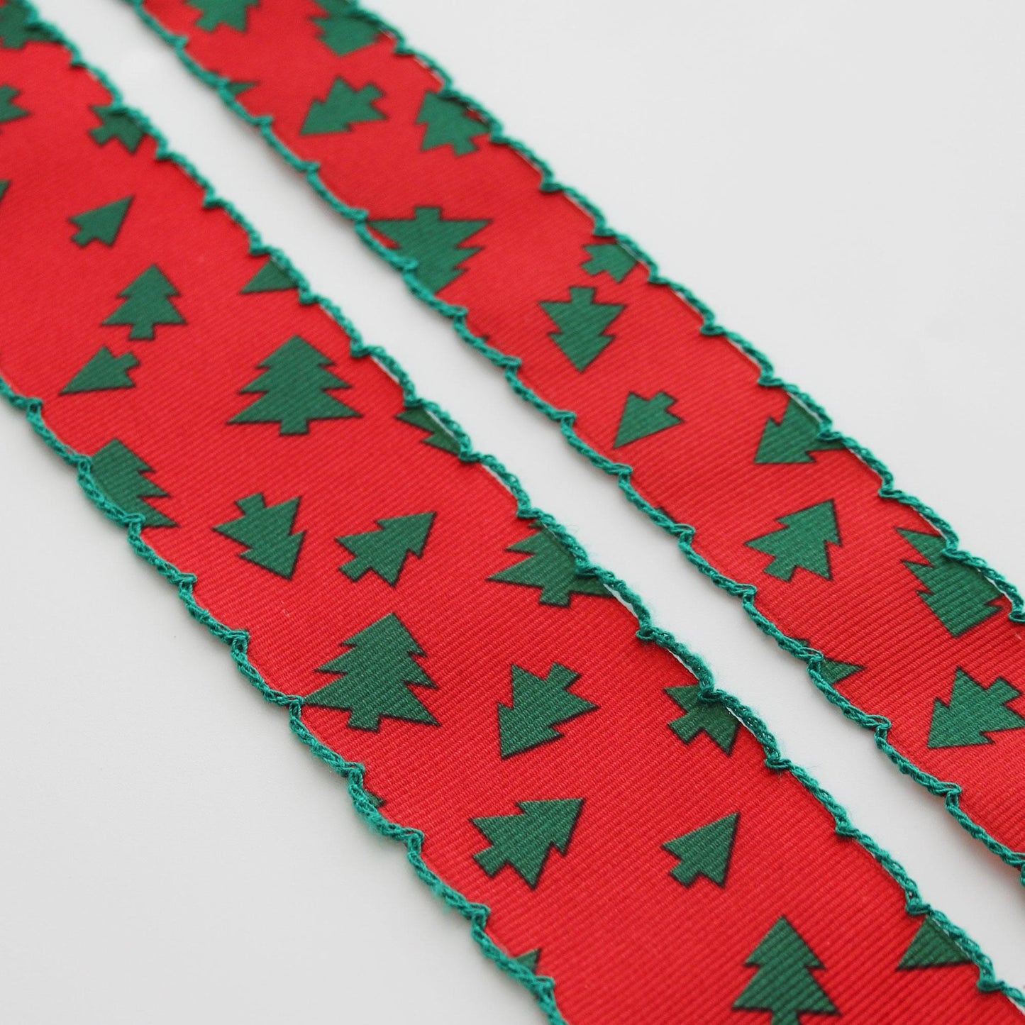 Christmas Tree Scalloped Edge Ribbon  1.1"/ 1.57in x 2Yards