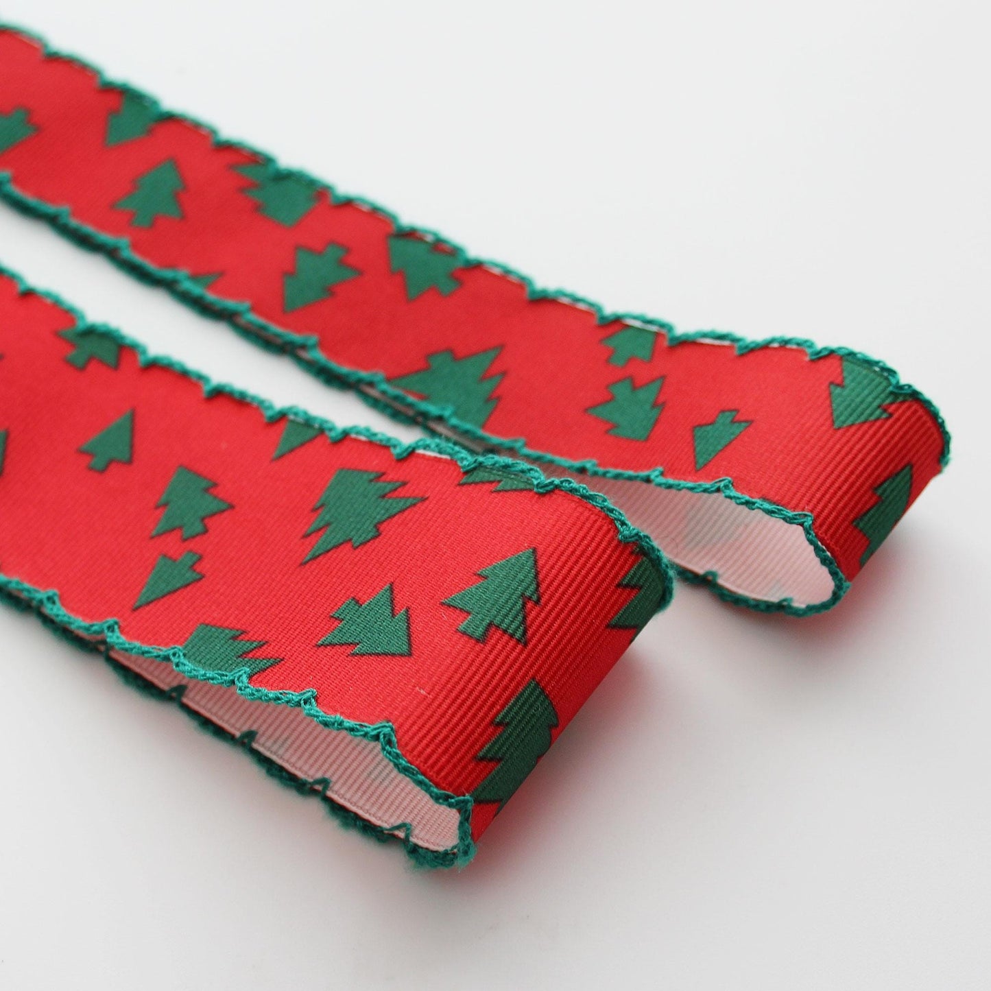 Christmas Tree Scalloped Edge Ribbon  1.1"/ 1.57in x 2Yards