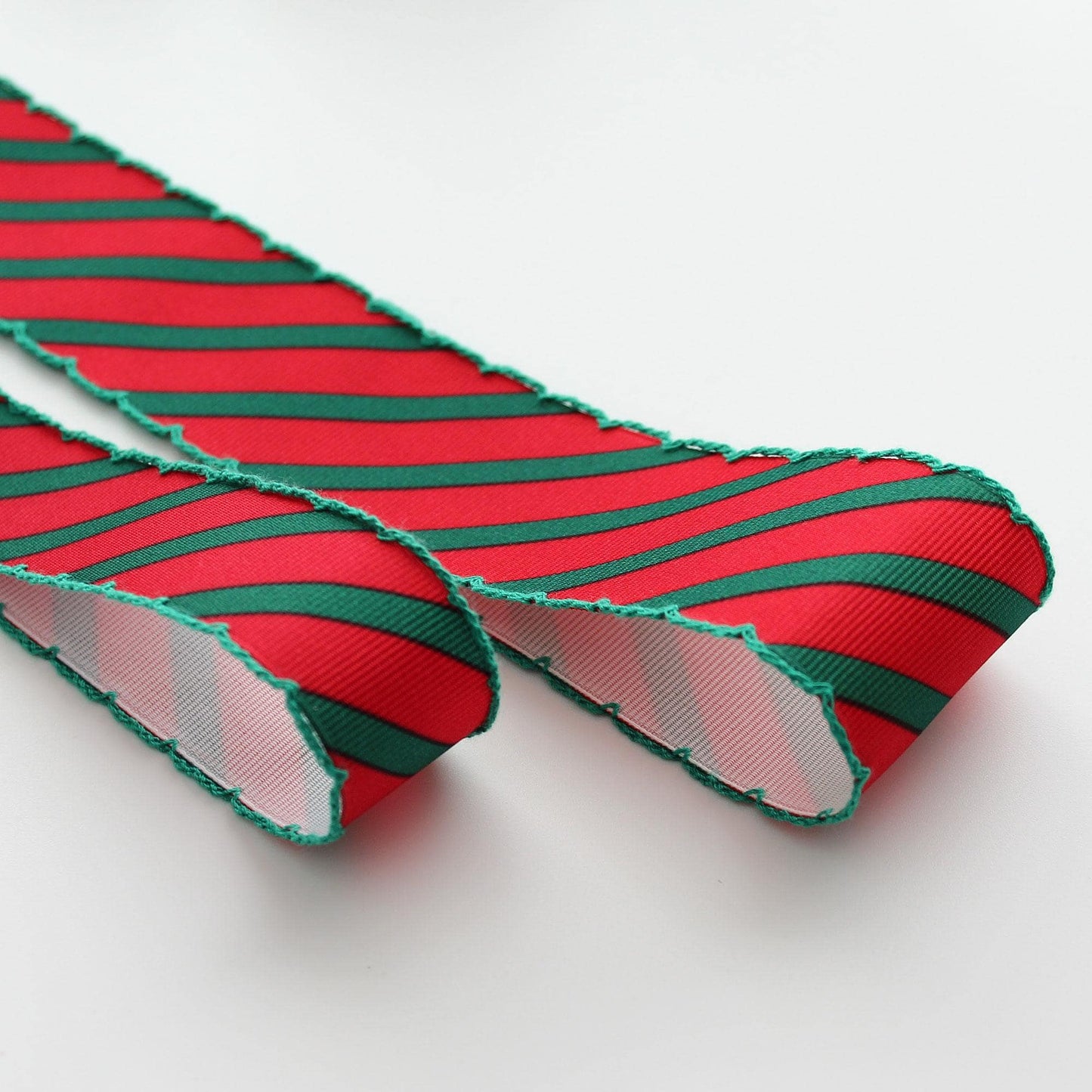 Christmas Diagonal Stripe Scalloped Edge Ribbon  1.1"/ 1.57in x 2Yards