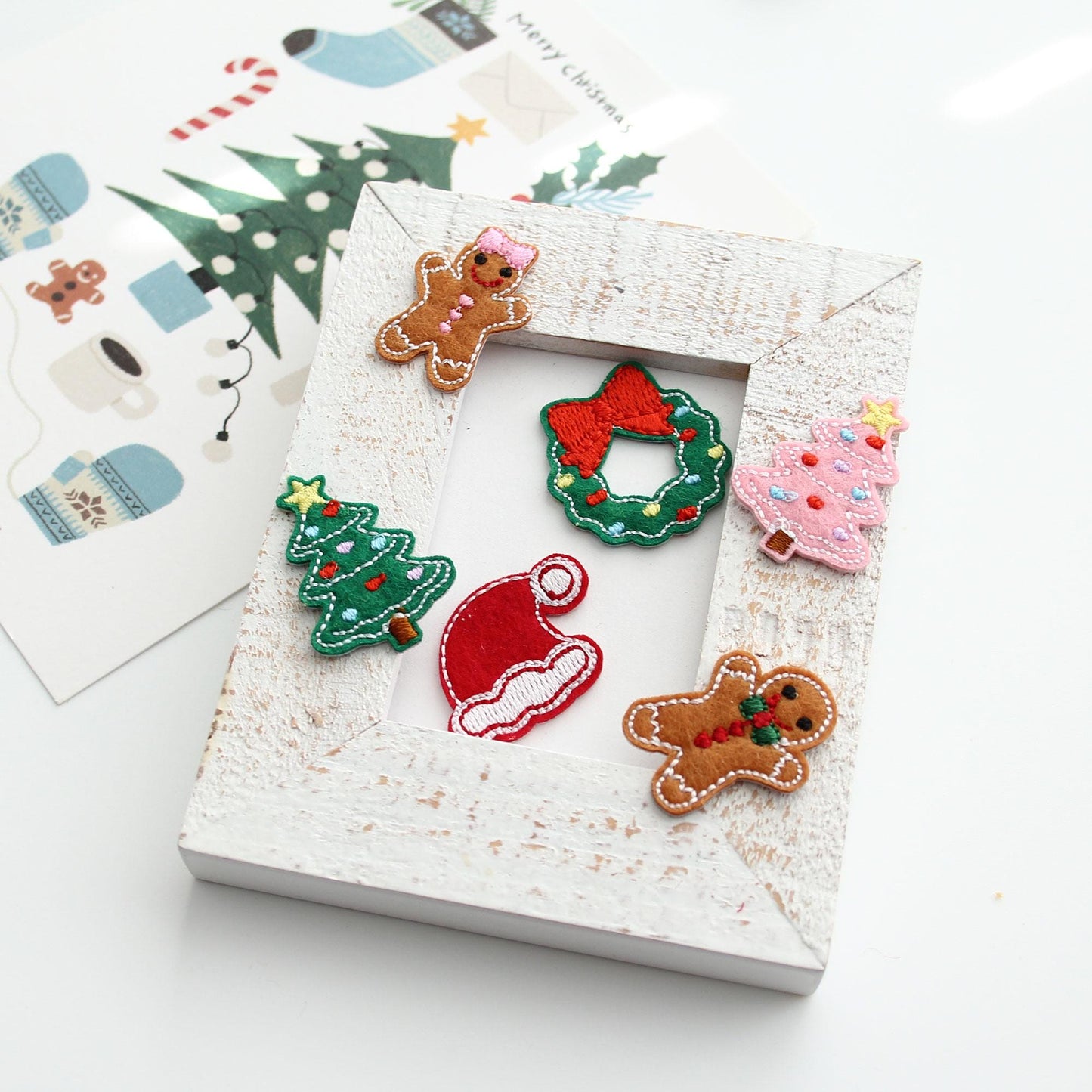 Christmas Embroidered Felt Patches, Appliques for Hair Clips, Scrapbooking, DIY Crafts 4pcs