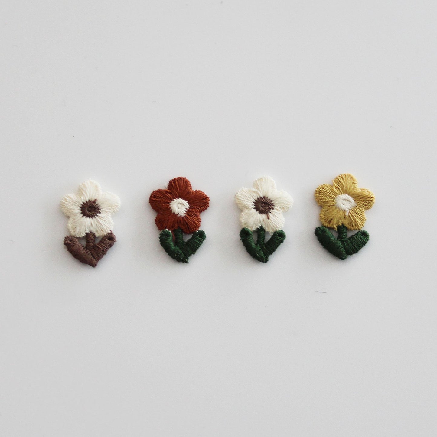 Mini Embroidered Flower Patch  Floral Applique for Hair Clips & DIY 4pcs