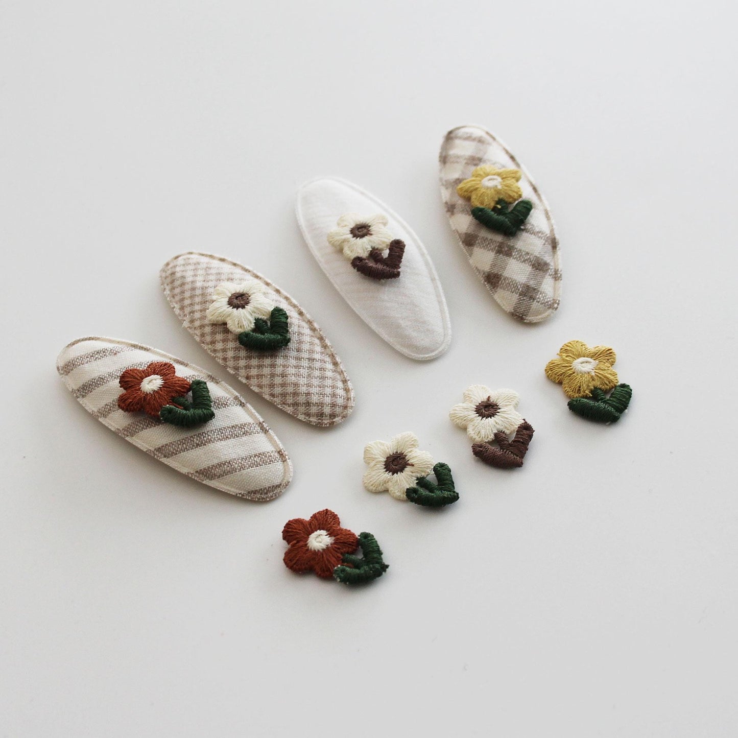 Mini Embroidered Flower Patch  Floral Applique for Hair Clips & DIY 4pcs