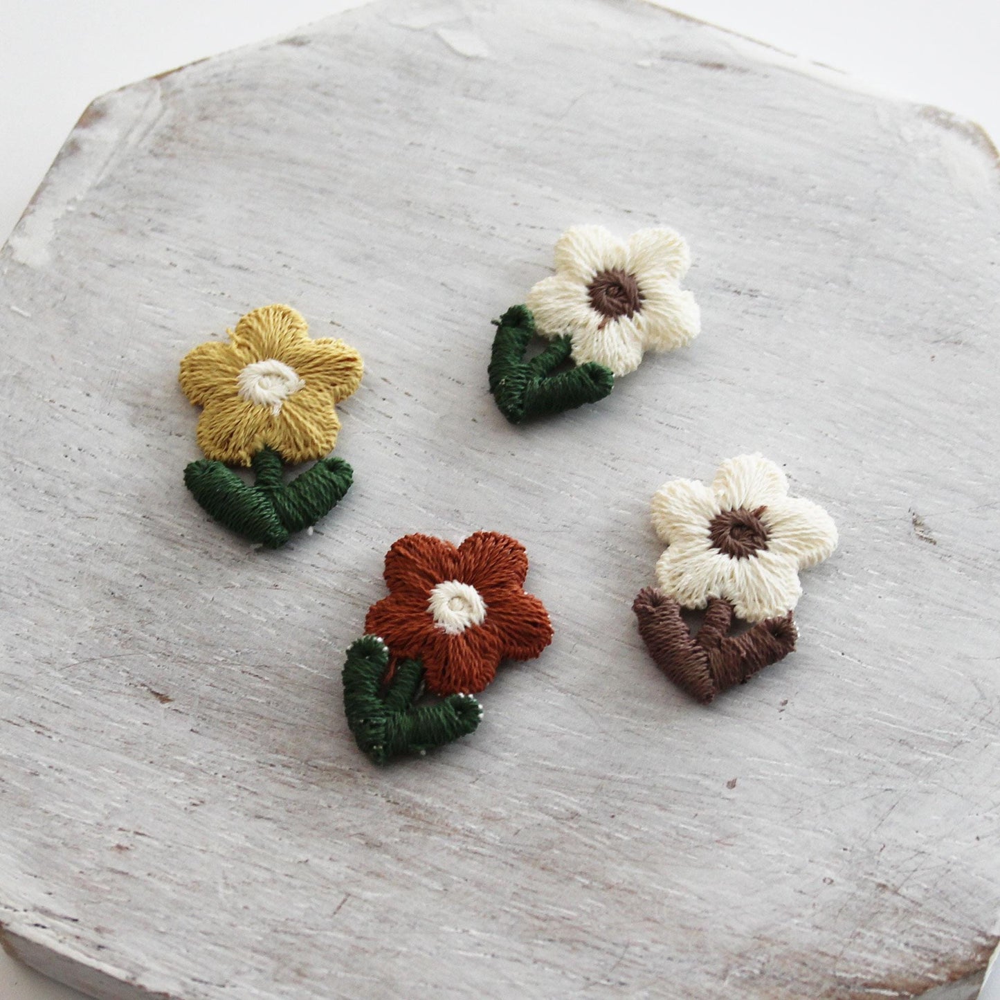 Mini Embroidered Flower Patch  Floral Applique for Hair Clips & DIY 4pcs