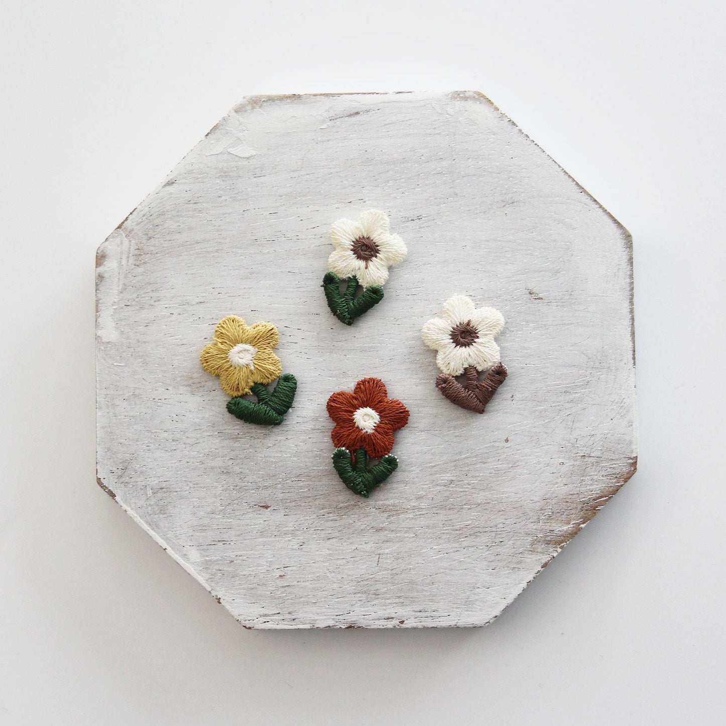 Mini Embroidered Flower Patch  Floral Applique for Hair Clips & DIY 4pcs