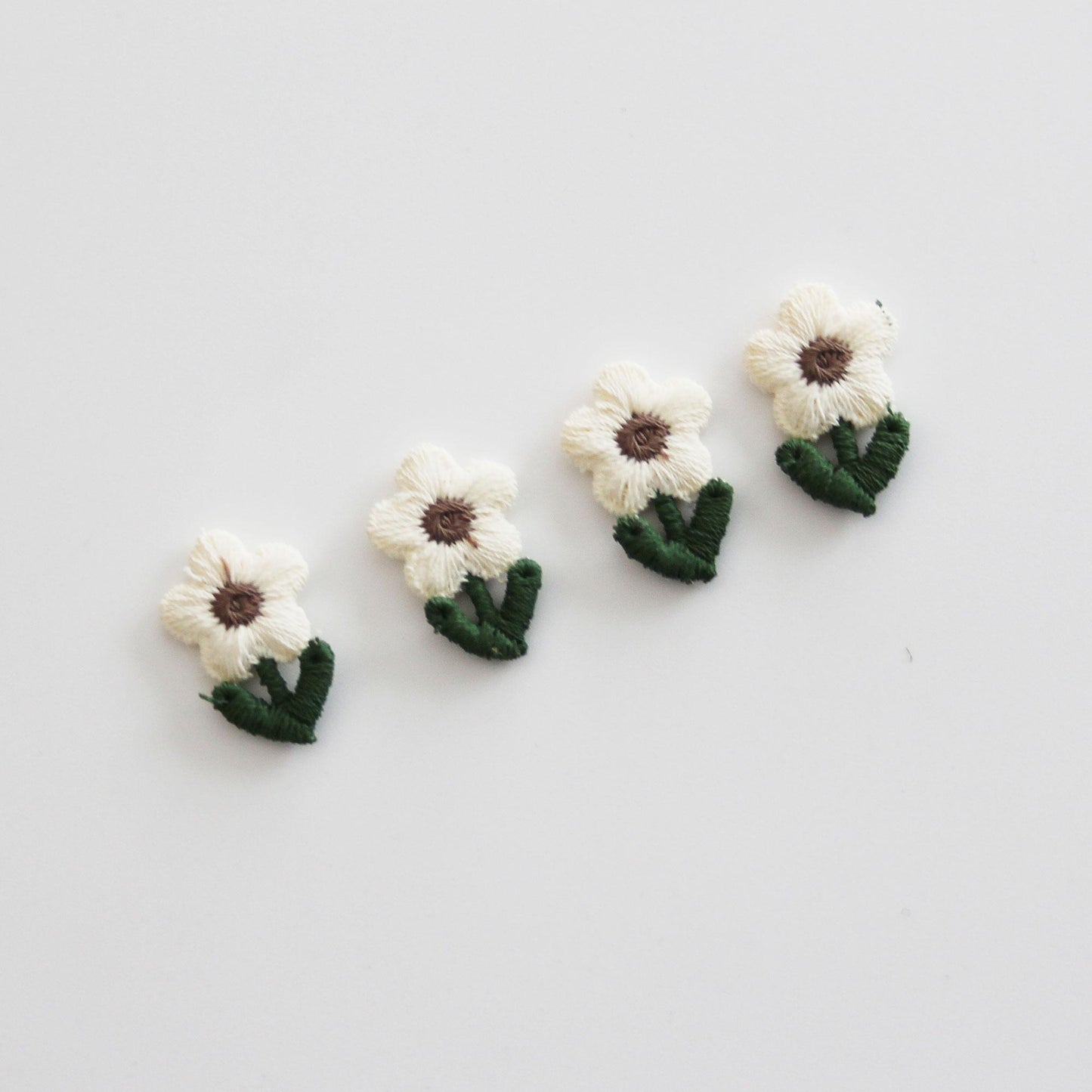 Mini Embroidered Flower Patch  Floral Applique for Hair Clips & DIY 4pcs