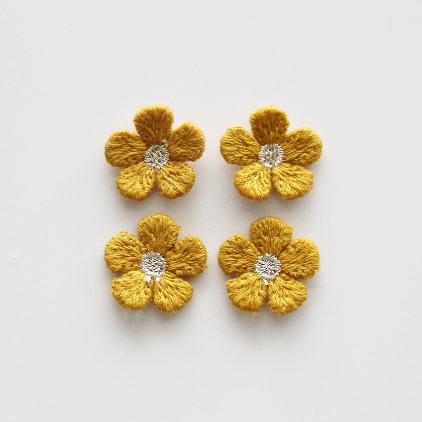 Embroidered Flower Appliques 0.78in (2cm) | Mini Floral Embroidery Patch 4pcs