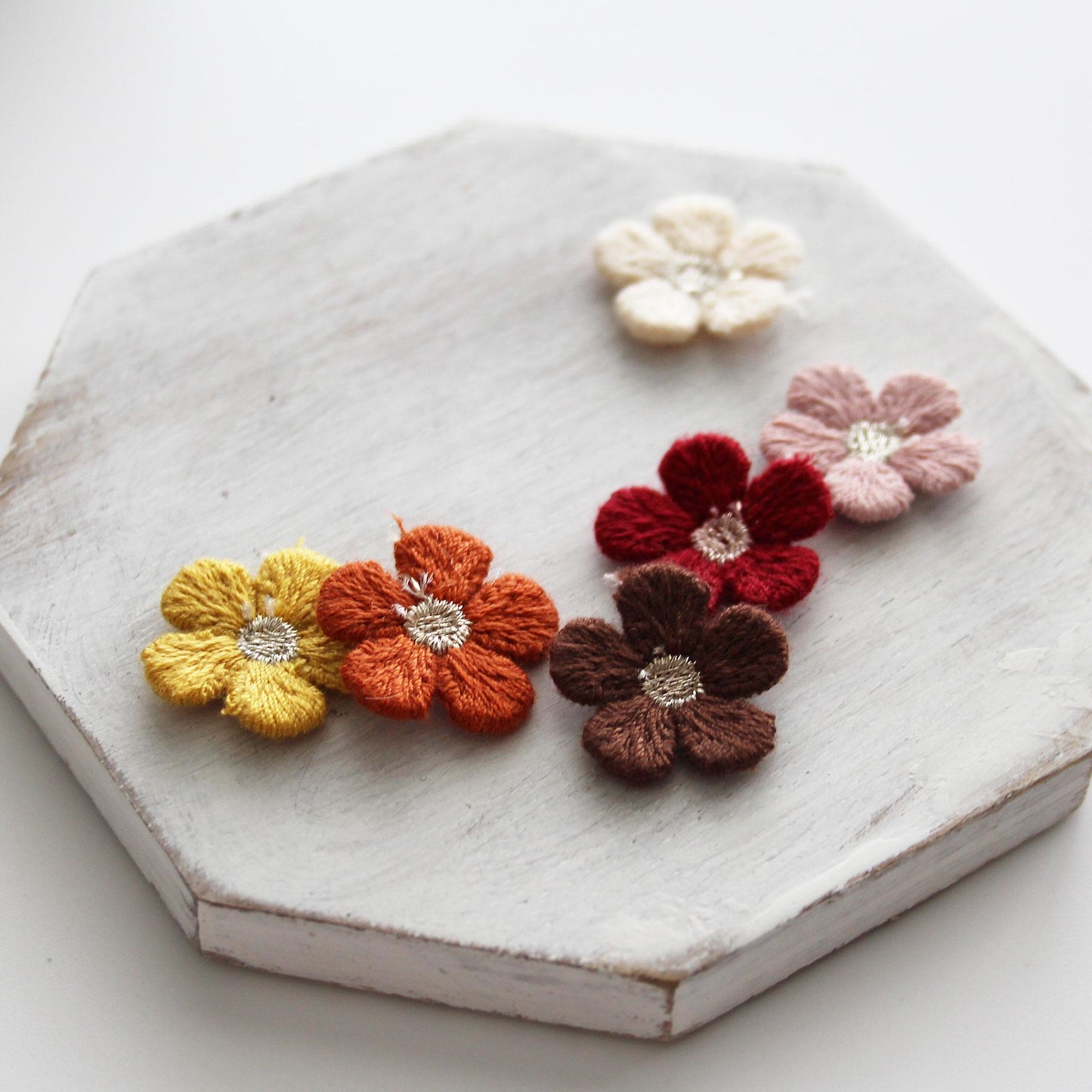 Embroidered Flower Appliques 0.78in (2cm) | Mini Floral Embroidery Patch 4pcs