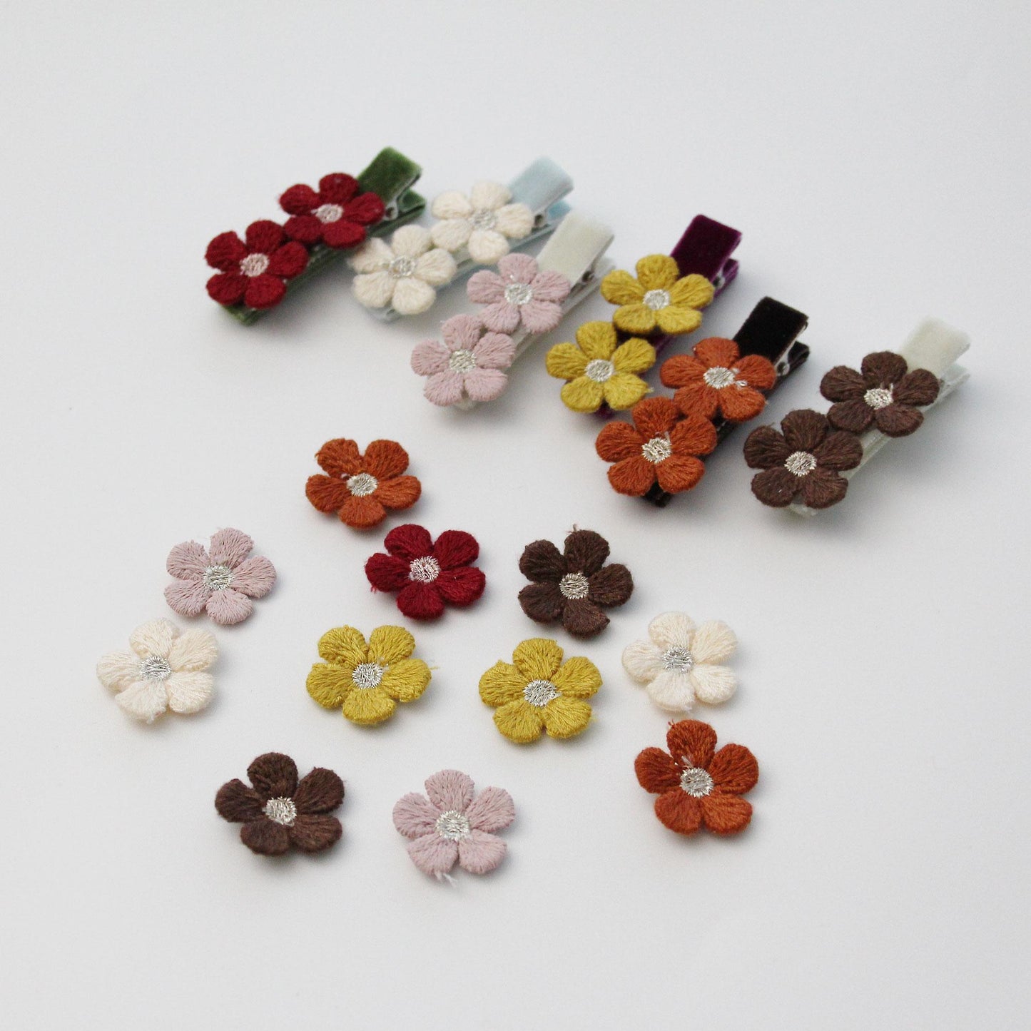 Embroidered Flower Appliques 0.78in (2cm) | Mini Floral Embroidery Patch 4pcs