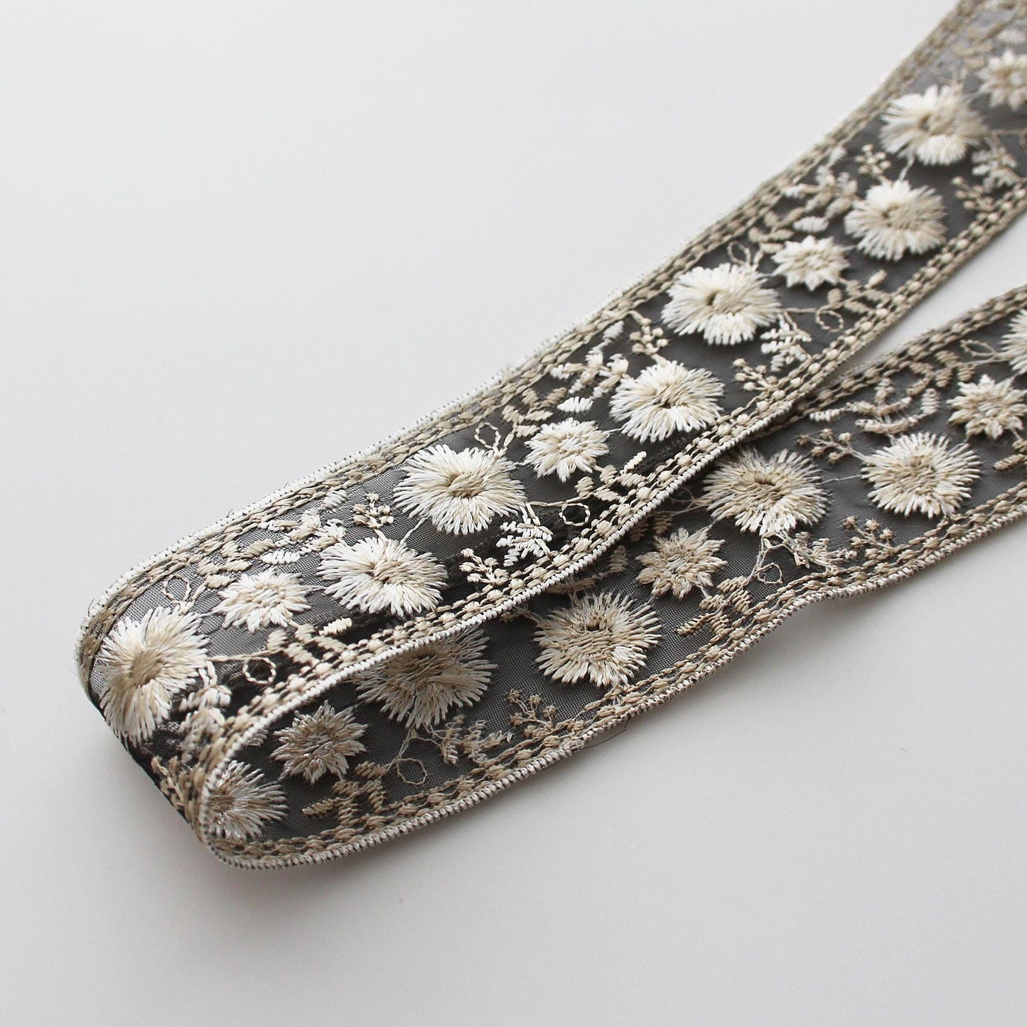 Embroidered Daisy Lace Trim - Vintage Floral Ribbon, 5Yards