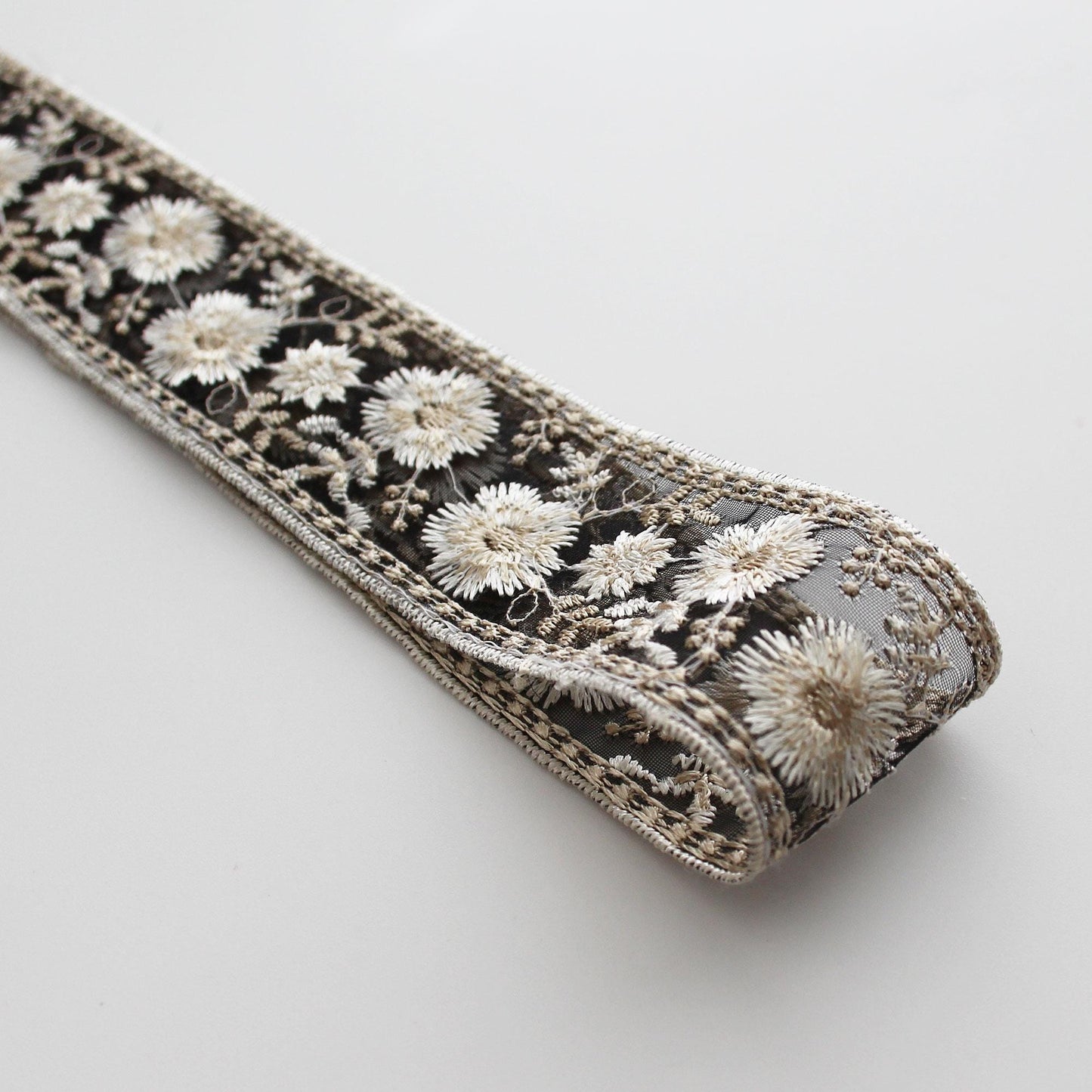 Embroidered Daisy Lace Trim - Vintage Floral Ribbon, 5Yards