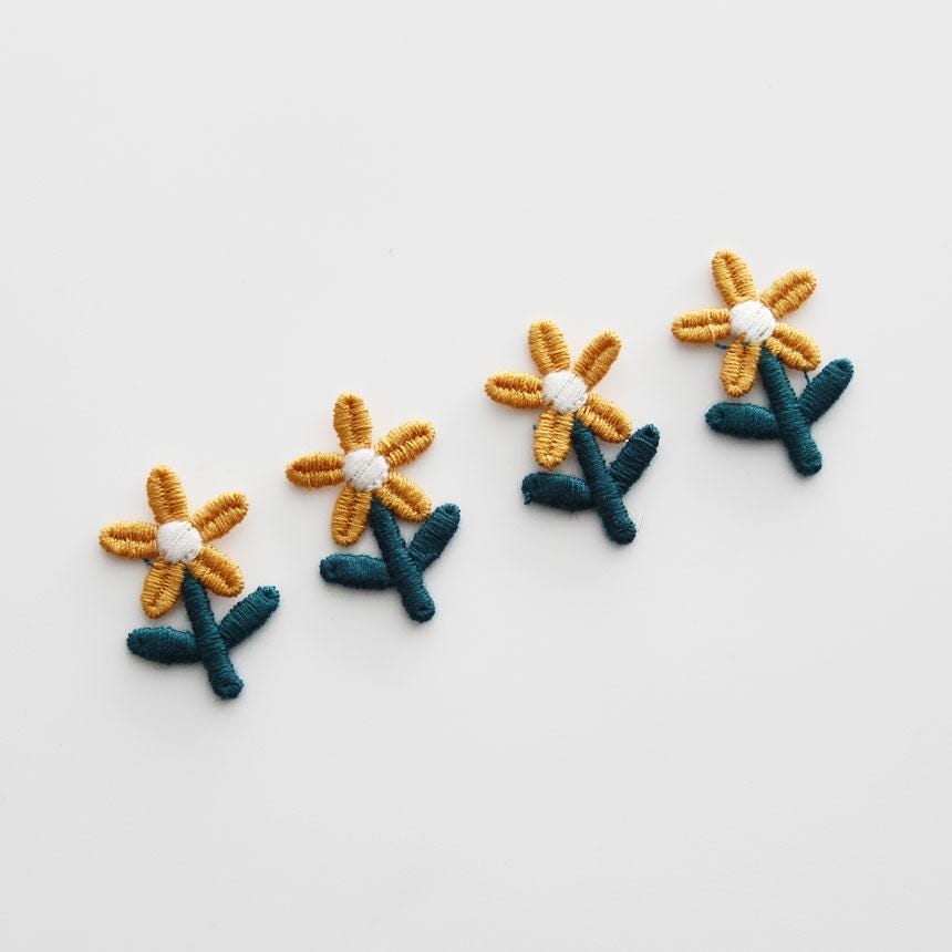 Tiny Embroidered Flower Patch  Floral Applique for Hair Clips & DIY 2pcs