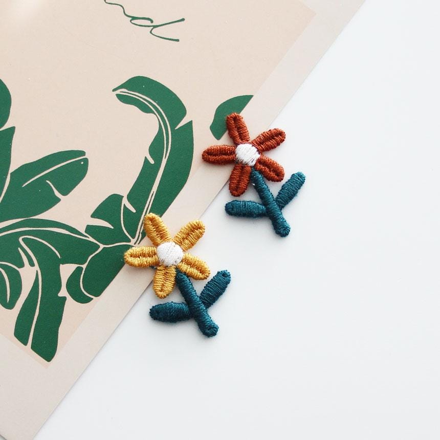 Tiny Embroidered Flower Patch  Floral Applique for Hair Clips & DIY 2pcs