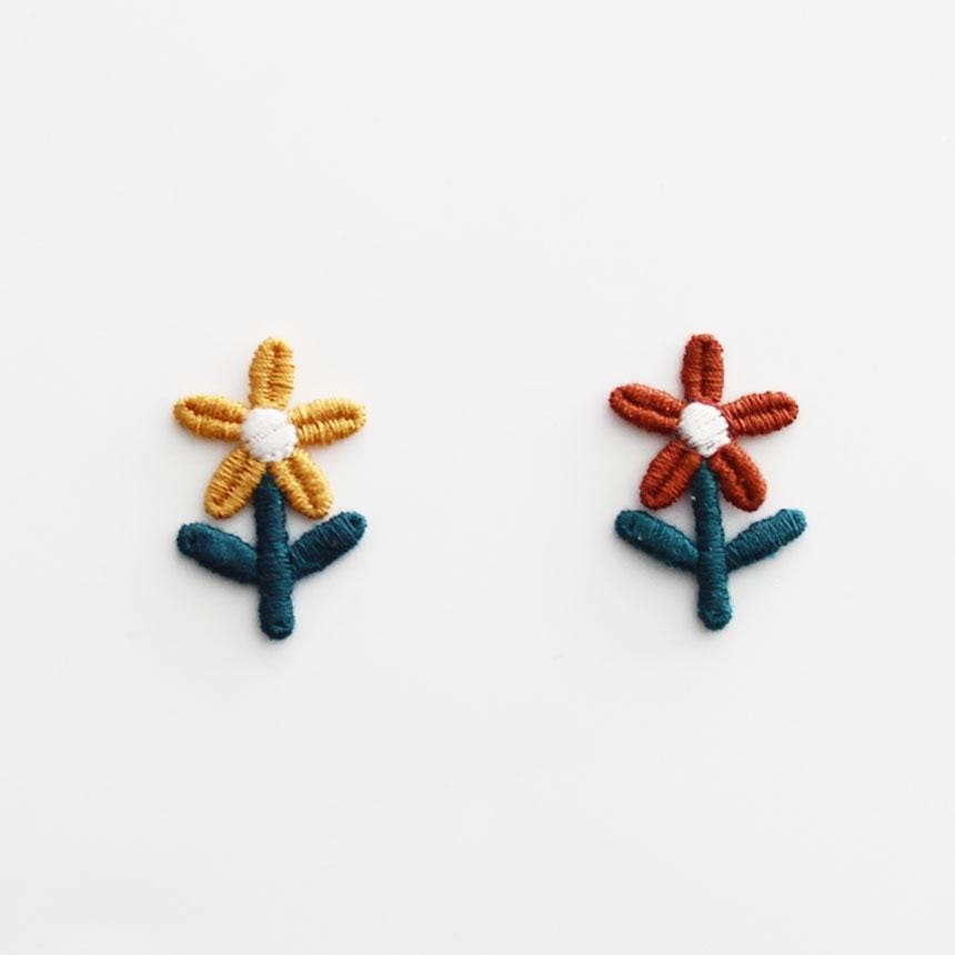 Tiny Embroidered Flower Patch  Floral Applique for Hair Clips & DIY 2pcs