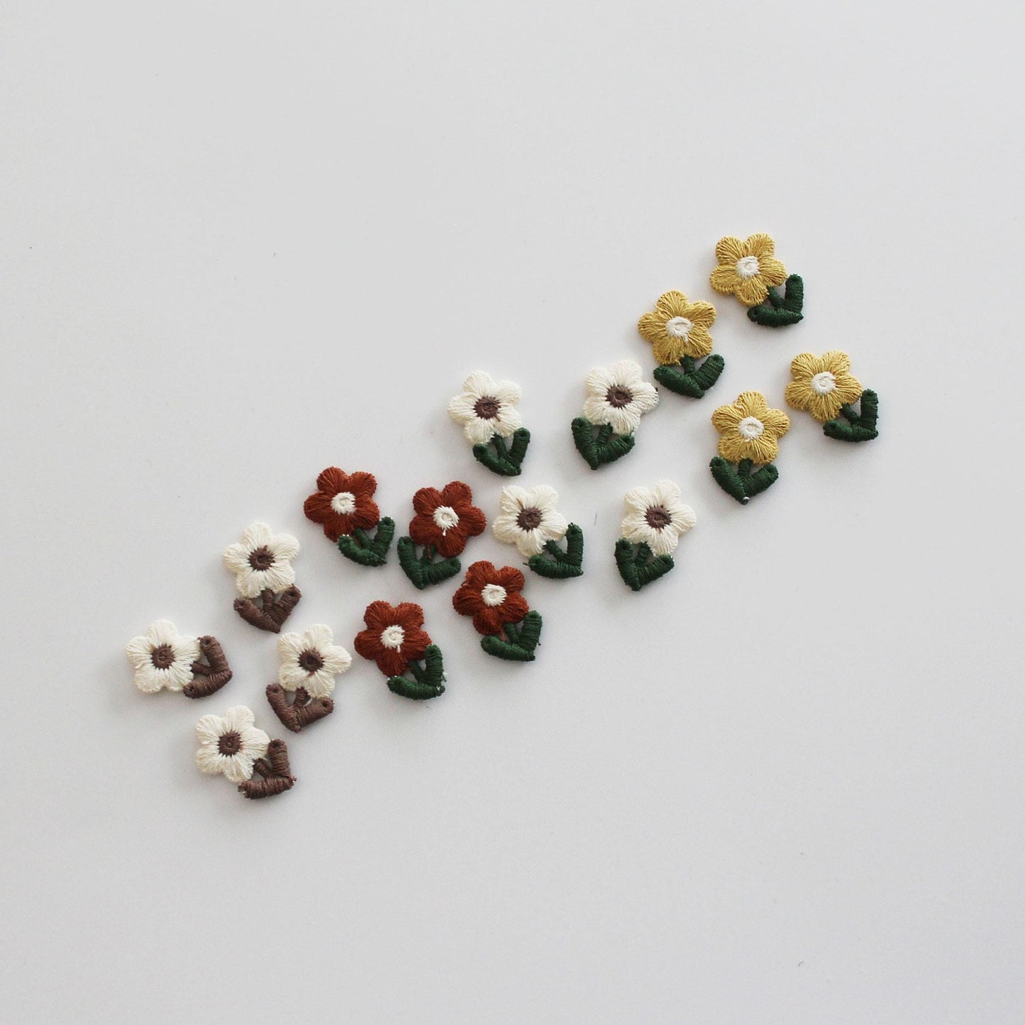 Mini Embroidered Flower Patch  Floral Applique for Hair Clips & DIY 4pcs