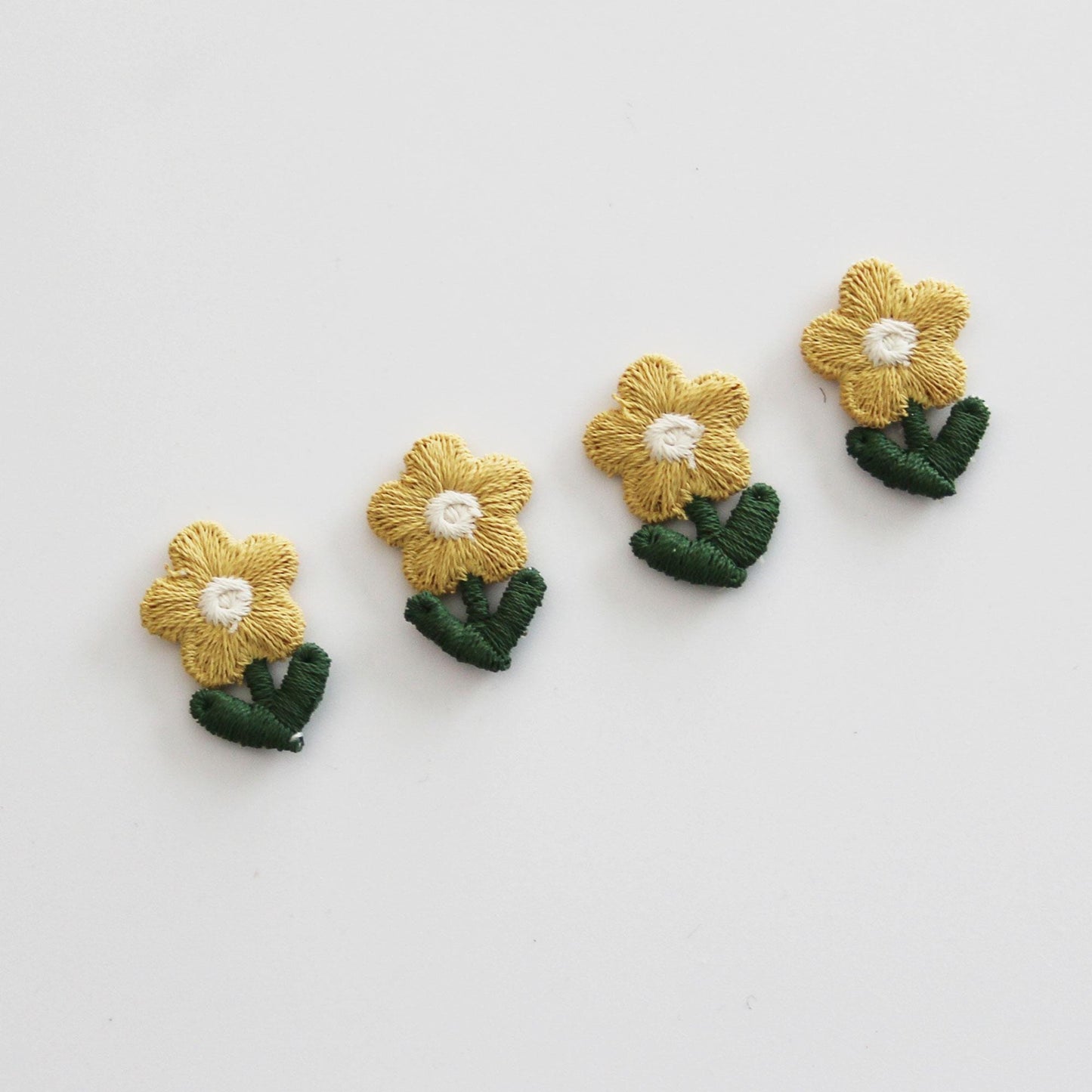 Mini Embroidered Flower Patch  Floral Applique for Hair Clips & DIY 4pcs