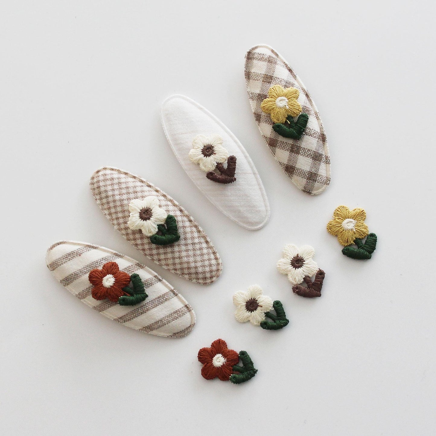 Mini Embroidered Flower Patch  Floral Applique for Hair Clips & DIY 4pcs