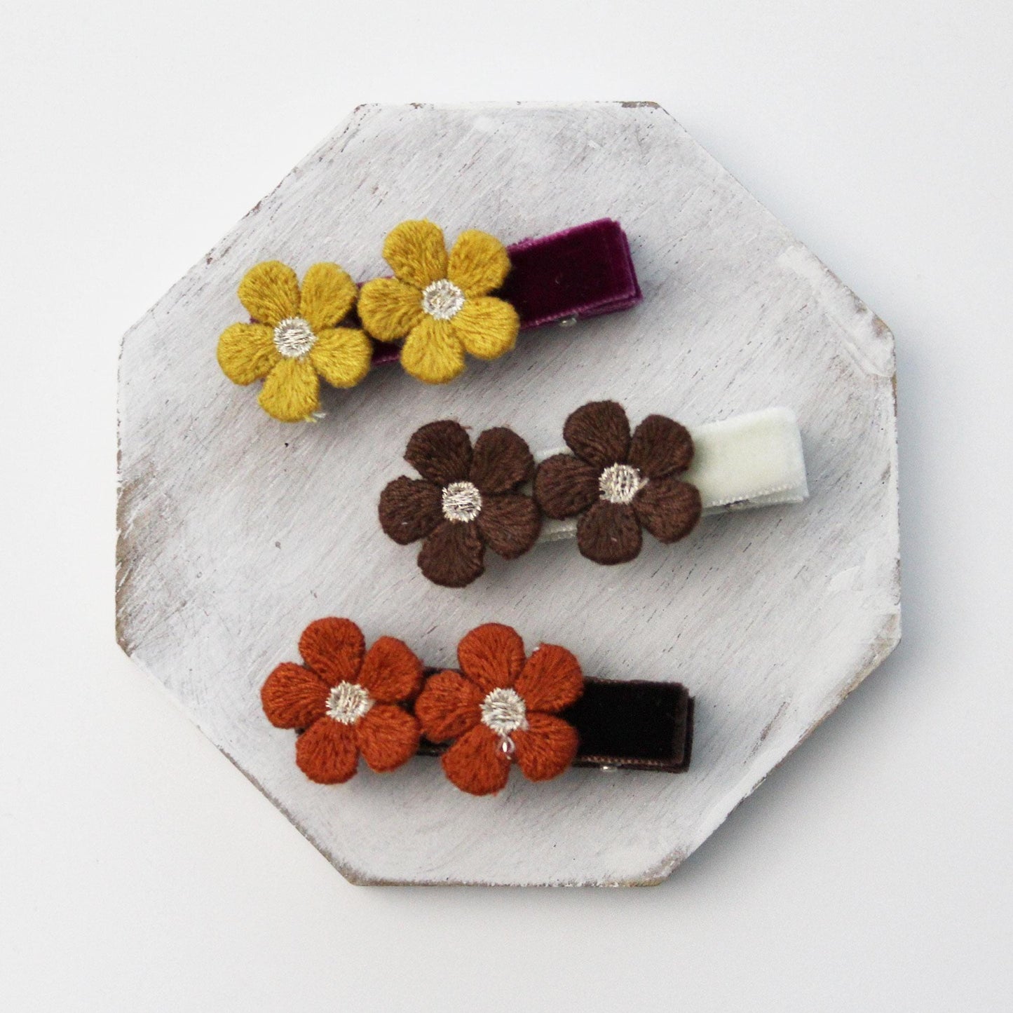 Embroidered Flower Appliques 0.78in (2cm) | Mini Floral Embroidery Patch 4pcs