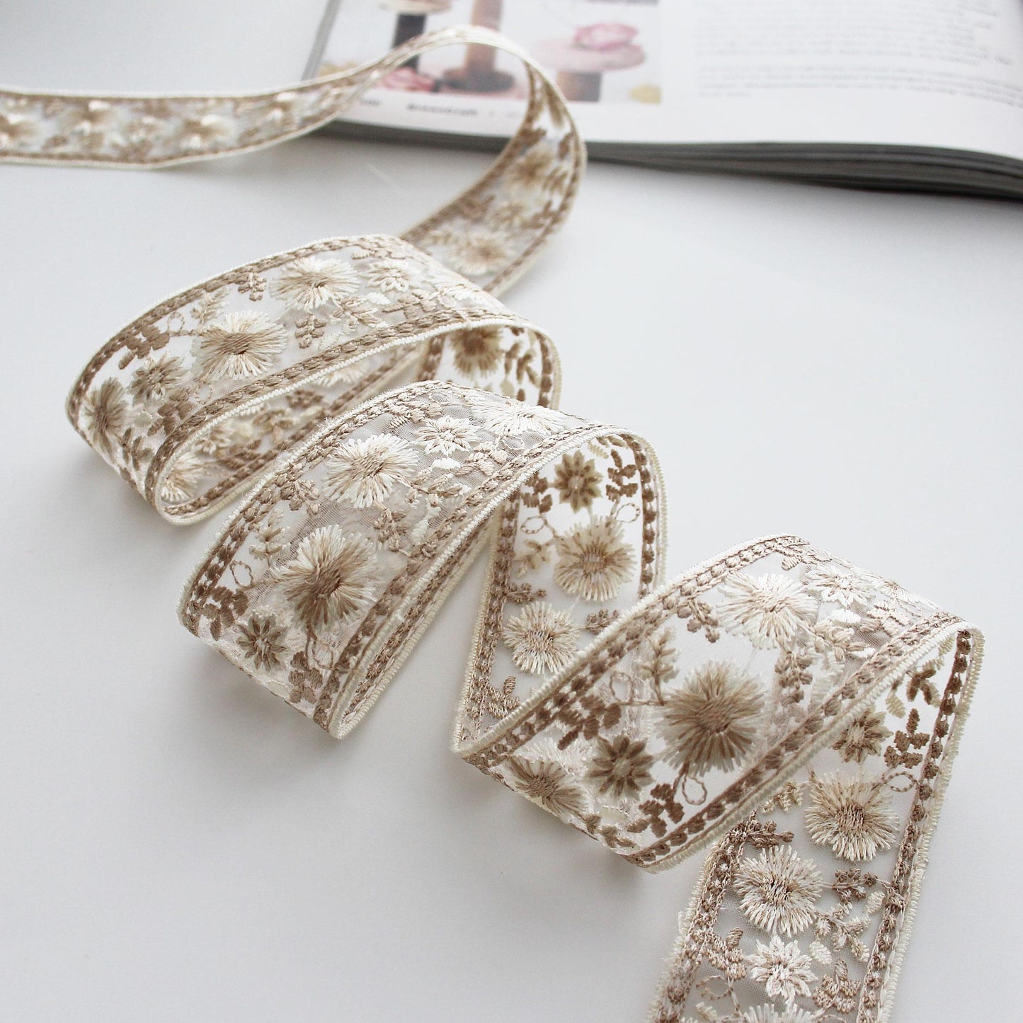 Embroidered Daisy Lace Trim - Vintage Floral Ribbon, 5Yards