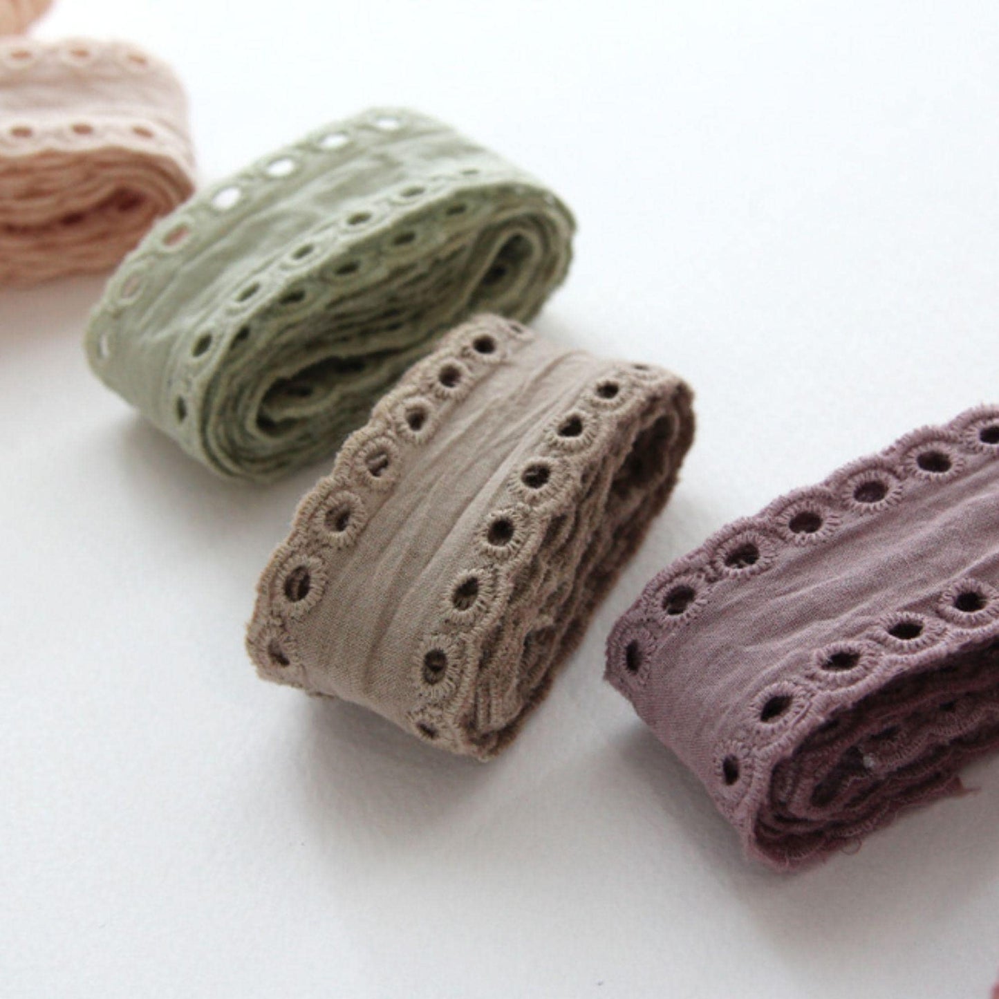 Vintage Eyelet Cotton Lace Trim, Embroidered Broderie Anglaise Ribbon 5Yards